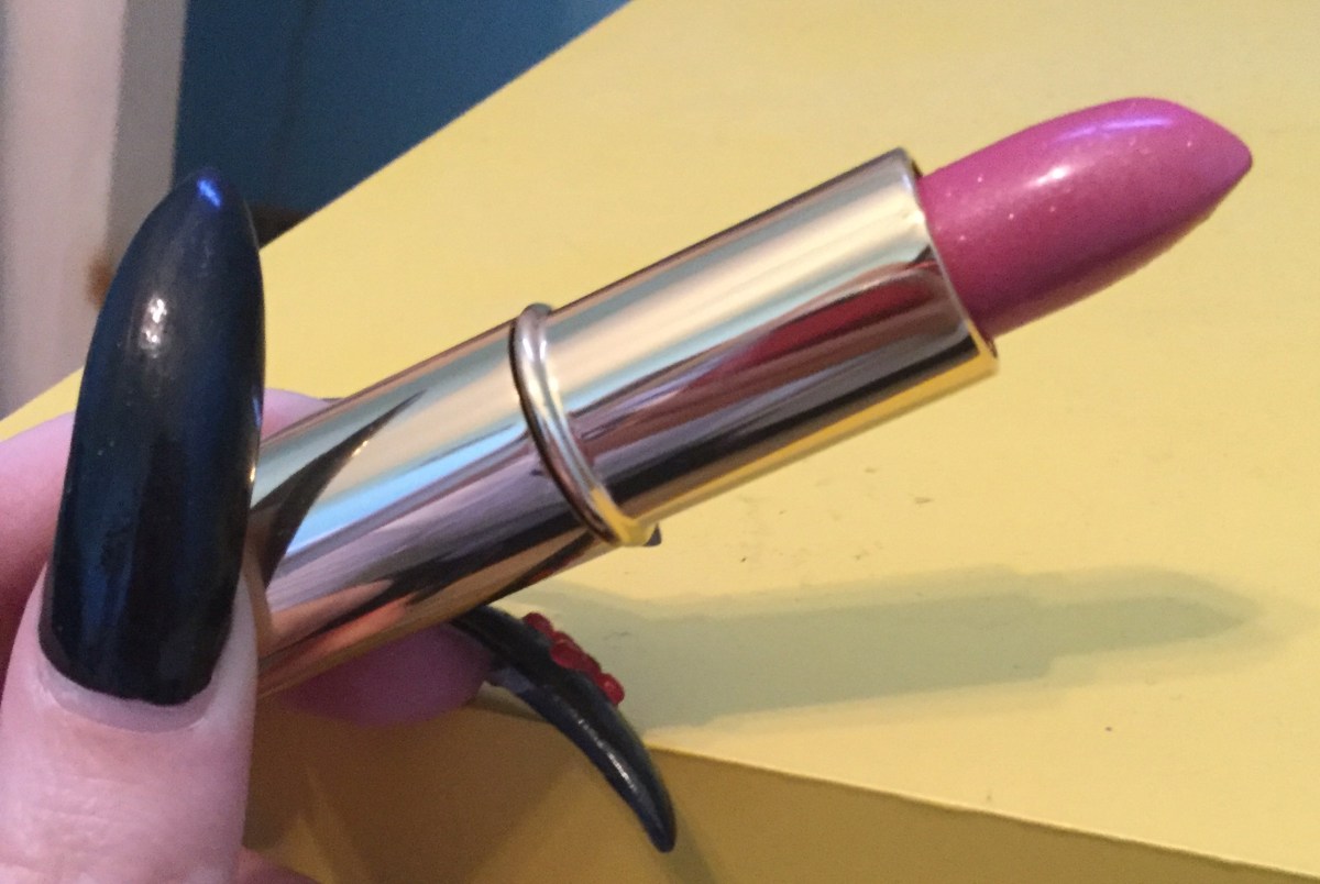 Estee Lauder “Candy” Lipstick Swatch lifewithlilred