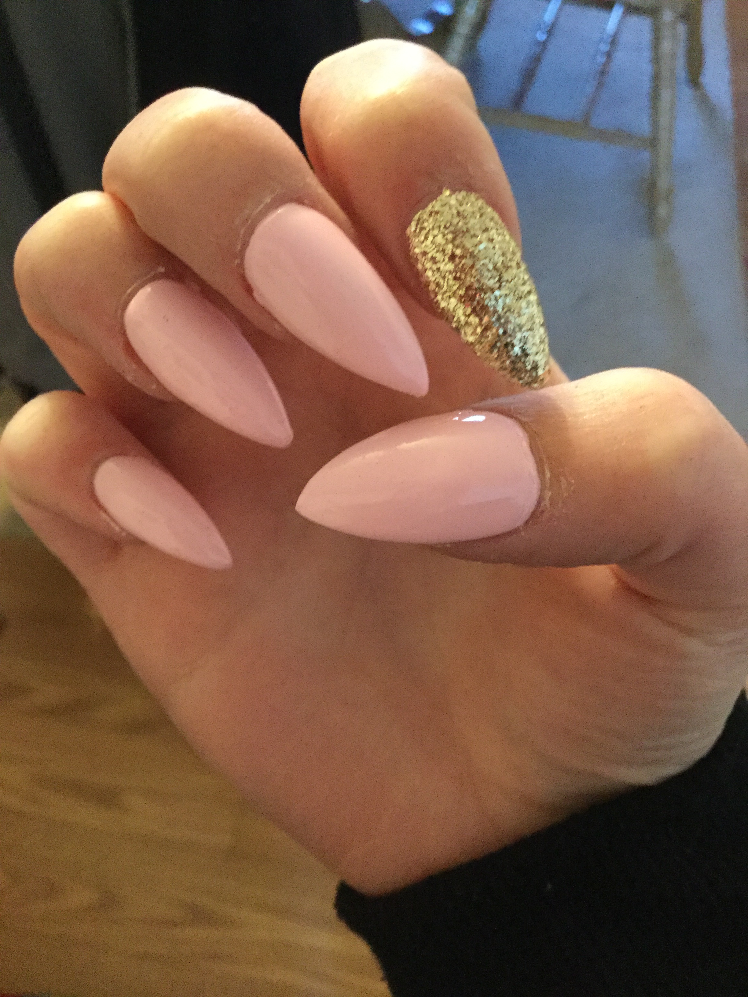 nails