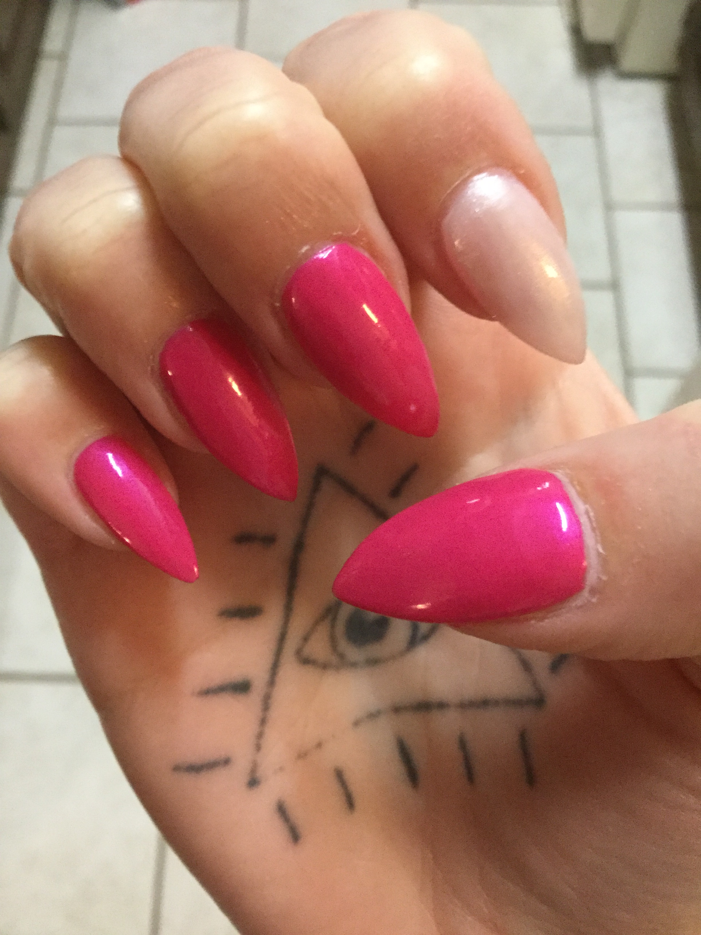 06134369-4807-429D-BE55-079B53E74C84